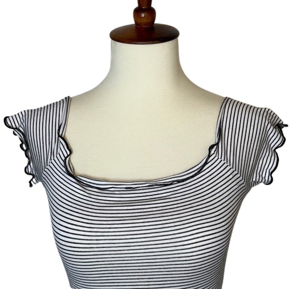 Sexy White Short Sleeve Crop Top with Black Stripes - Picture 8 of 14